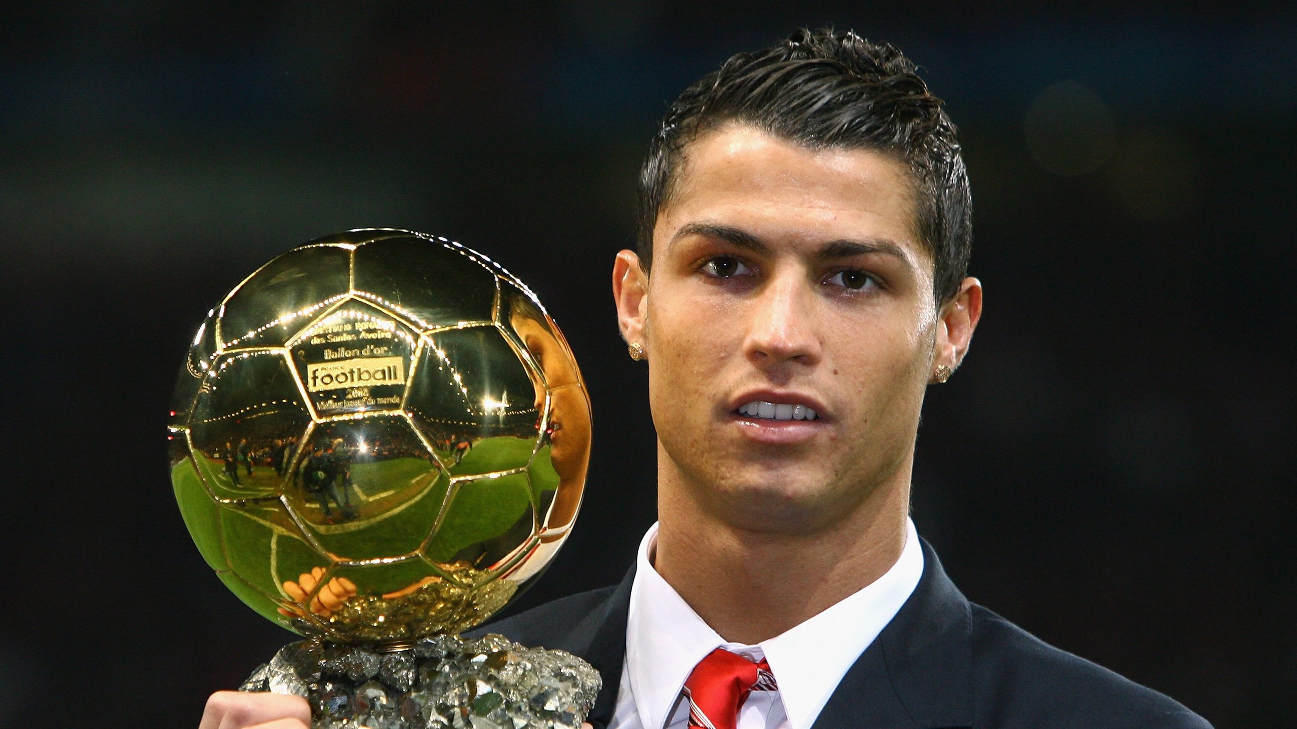 亚博官网-贝林厄姆赛后谦逊发言登热搜，尤文图斯爆冷利雅得新月引发热议